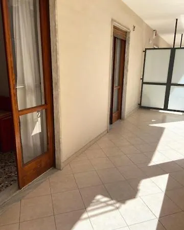 Гостьовий будинок Flat215 *